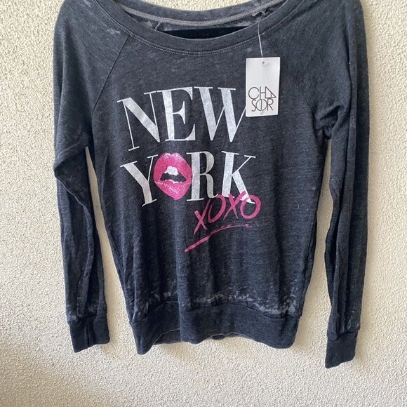 Chaser Revolve Top Black “NEW YORK XOXO" Lips Long Sleeve Sweater NEW Small - Picture 2 of 11